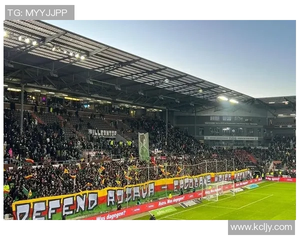 足球巨星疯狂蹦迪现场曝光 俱乐部与球迷反应各异 足球巨星疯狂蹦迪现场曝光 俱乐部与球迷反应各异