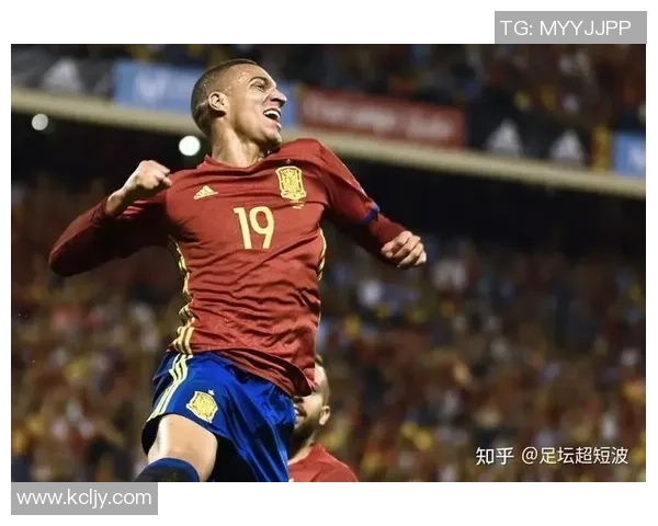 足球球星气质自拍展现独特魅力与自信风采 传递运动员的力量与优雅